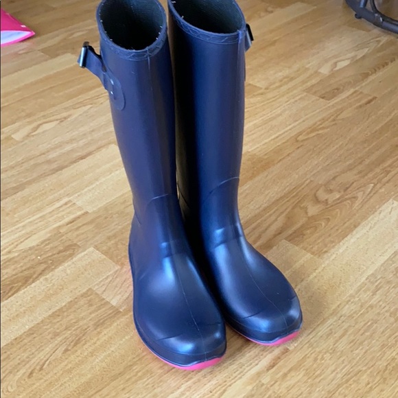 Navy and Pink Rain Boots - Picture 3 of 7